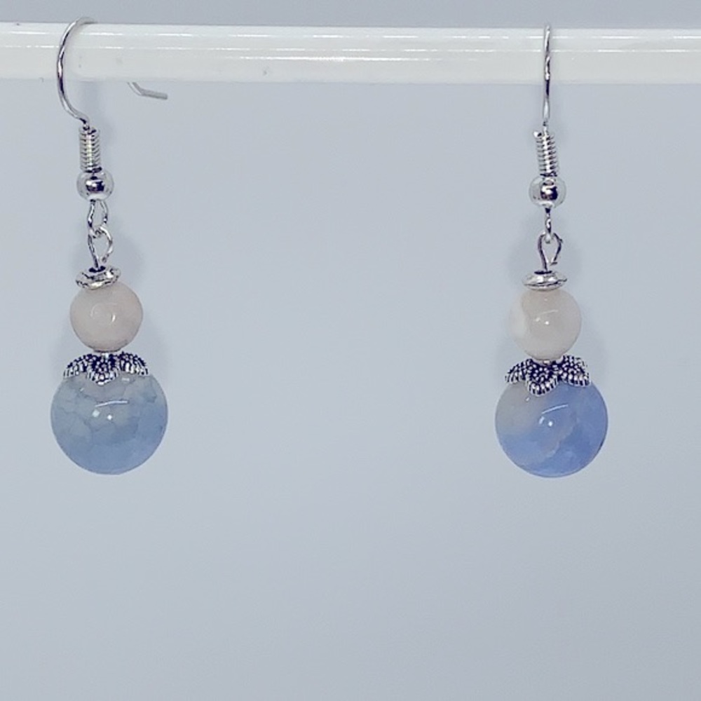 21178 Fire crackle (blue)/crazy white agate earrings
